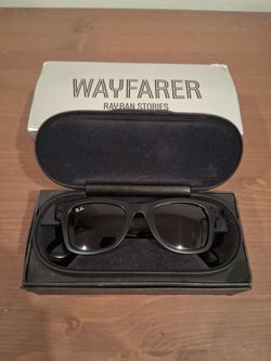 Ray-Ban Stories Wayfarer Smart Glasses With Case (RW4002)