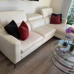 Modern white leather sectional sofa – Excellent condition