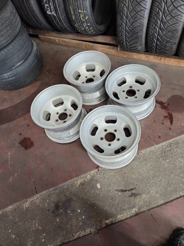 Staggered 15"s Rims. 5x5.5