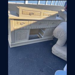 🌹BEAUTIFUL QUEEN SIZE BEDROOM SET: DRESSER, MIRROR, BED FRAME, 2 NIGHTSTANDS 🌹