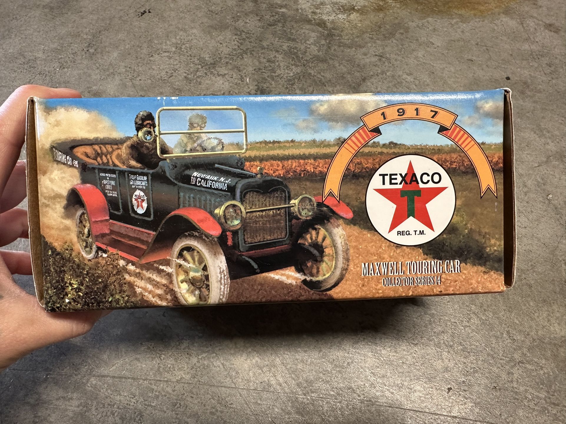 Collectible 1917 Maxwell Touring Model Car