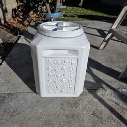 Pet Food Container