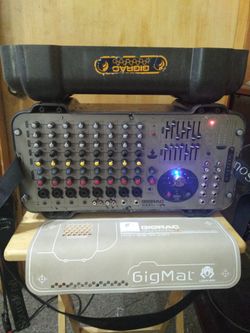 * UPDATED LISTING* SoundCraft GIGRAC 1000ST integrated stereo sound effects, mixer board, and onboard 1000 watt (500 watts x2 channels) amplifier.