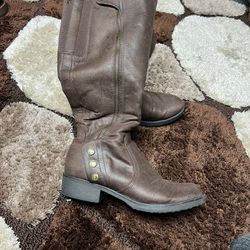 Brown shoes Women's riding boots used ,size US 8 1/2m