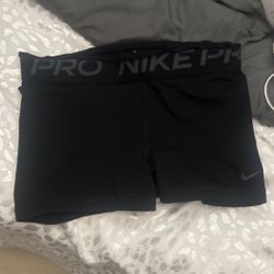 nike pro shorts size M 