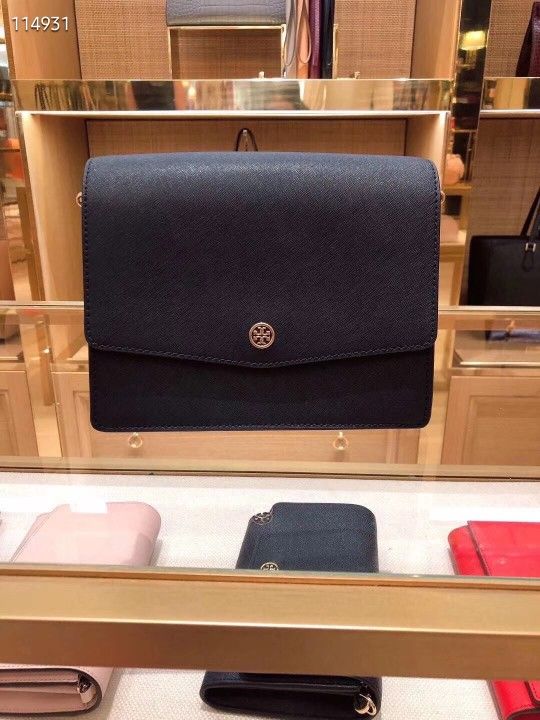 NWT Tory Burch Robinson Shoulder Bag Black