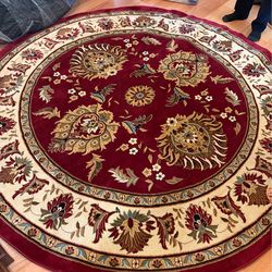Beautiful thick rug - 8ft diameter