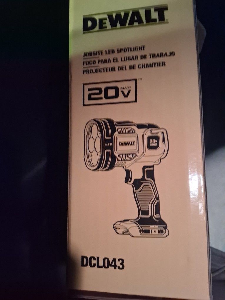 Dewalt LED spotlight 1500 Lumens
