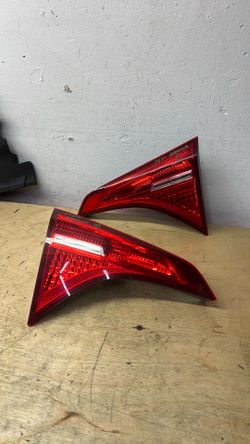 2017-2019 Toyota Corolla Trunk Lid Right And Left Side Inner LED Taillight OEM