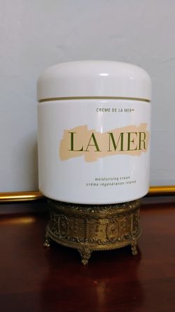 La Mer
La Mer Crème de la Mer Cream Moisturizer for Anti-Aging and Barrier Repair, 16.5 oz.