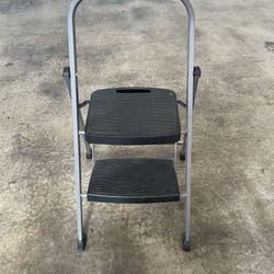 Small Rubbermaid Ladder