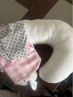 Boppy Nursing Pillow and 2 Pillow Cases