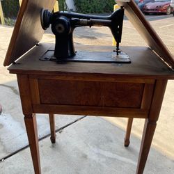 Sewing  Machine For Collection