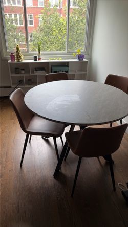 47” Round Dinning Table Set for 4