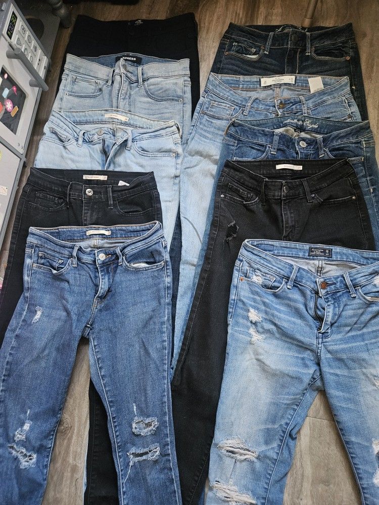 Woman Jeans Size 26, Levi's, Abercombri, America Eagle And Hollister