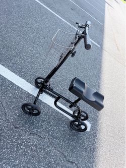 Knee Walker / Knee Scooter with Basket – Excellent Condition
