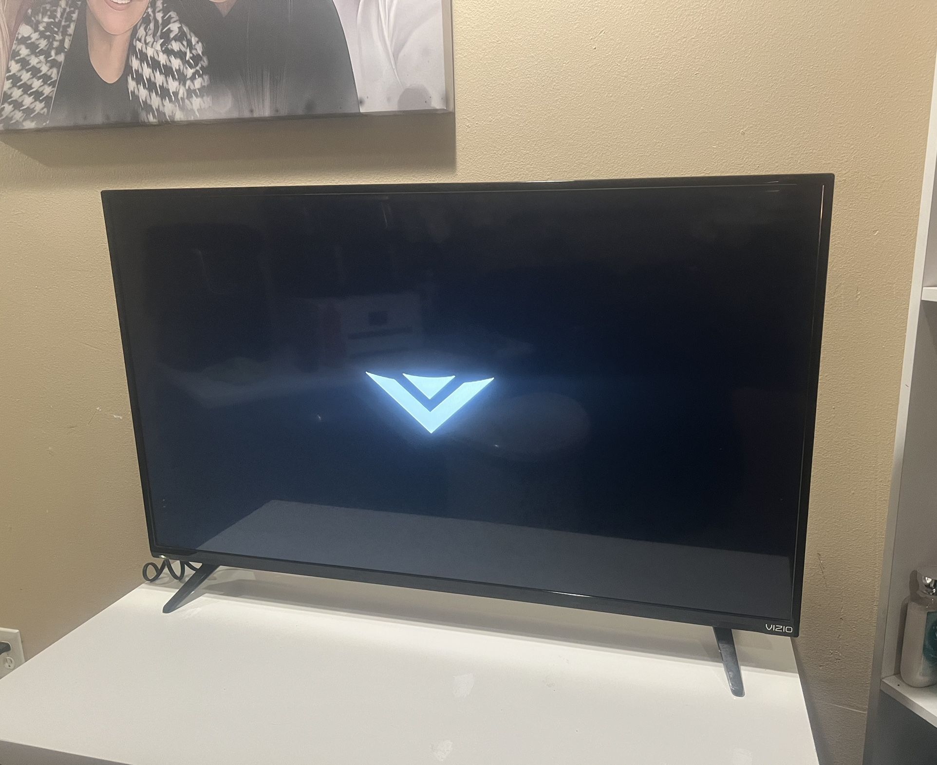 VIZIO 44’’TV