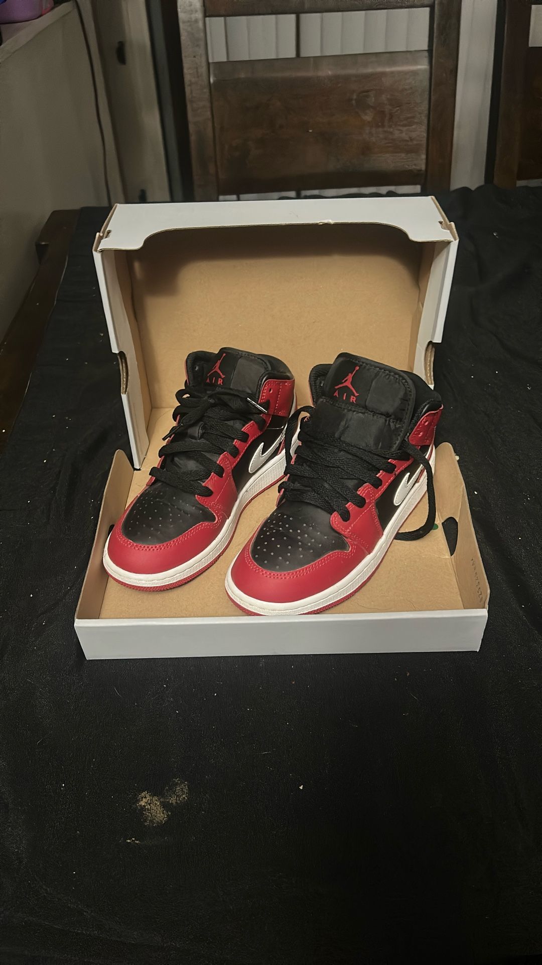 Air Jordan 1 Mid sneakers 