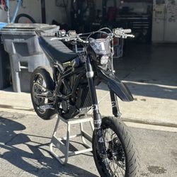 Surron Ultra Bee 