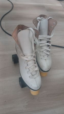 Roller derby skates
