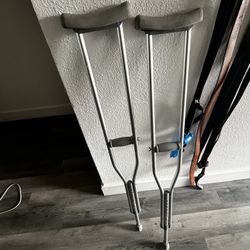 Crouches Left And Right 