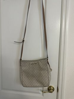 Michael Kors Purse Crossbody, like new$40