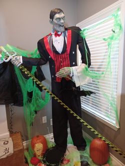 Halloween Animated Butler 6ft 11" tall