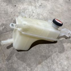 2010-2015  TOYOTA PRIUS / PlUG in  / lexus ct200h WATER COOLANT OVERFLOW EXPANSION RESERVOIR TANK OEM