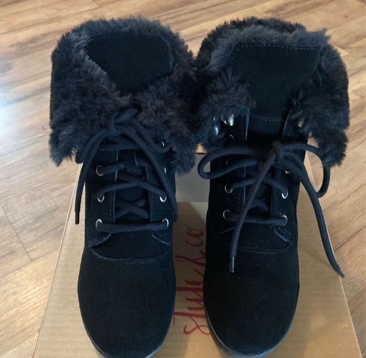 New! Style & Co Lace-Up Cosy Boots. Black, Size 7