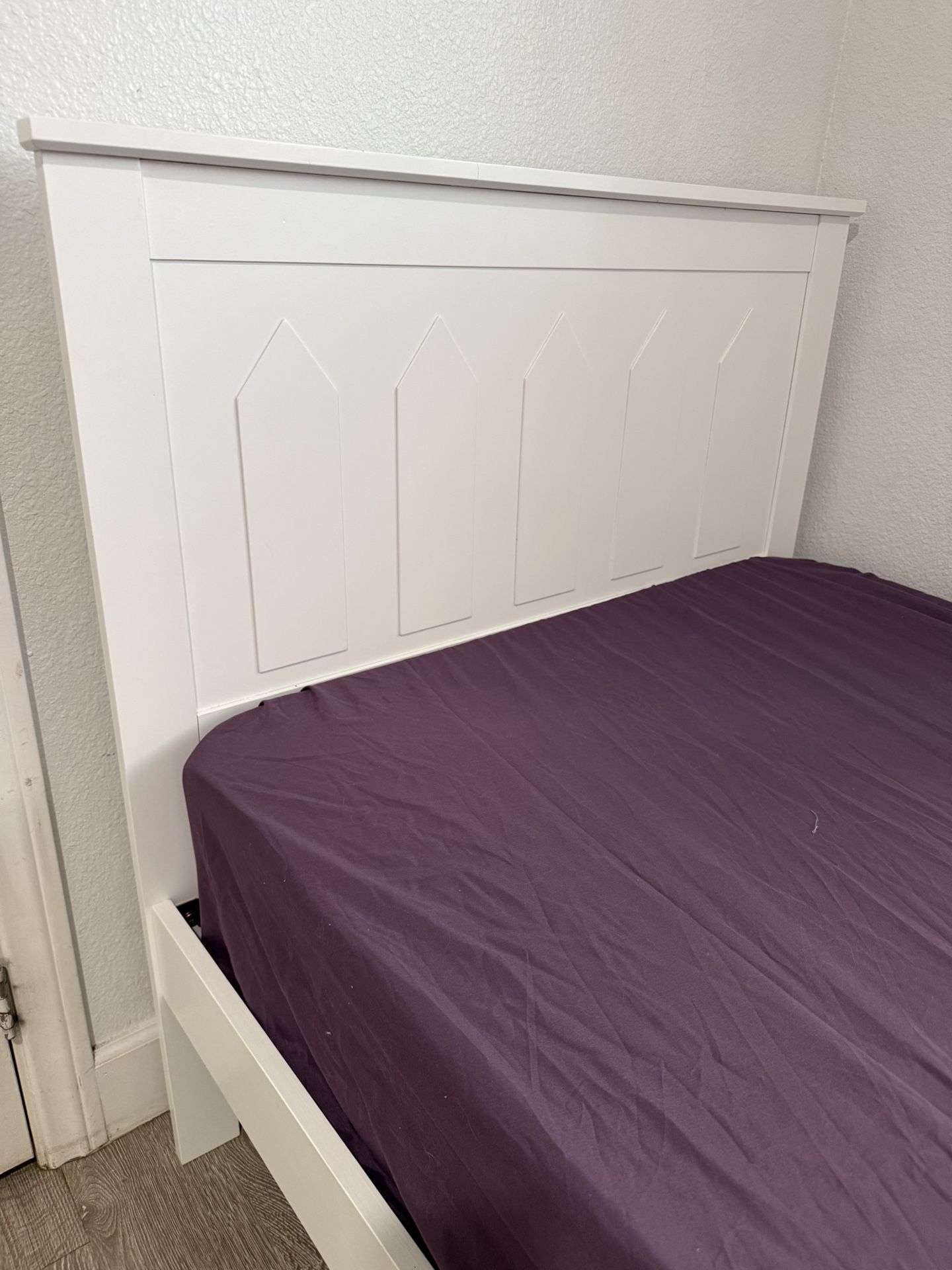 Twin Bed With Mattress