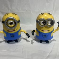 2 Despicable Me 2 Moving Eyes Minions Stuart 5" figure, Thinkway Toys