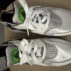 Nike Hurache Women’s 8.5