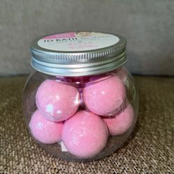 New 10 Piece Rose Scented Bath Bombs 