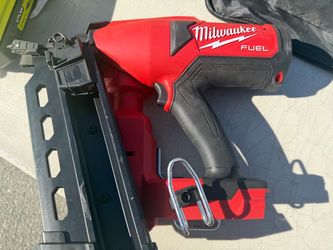 Milwaukee M18 FUEL Cordless Duplex Nailer