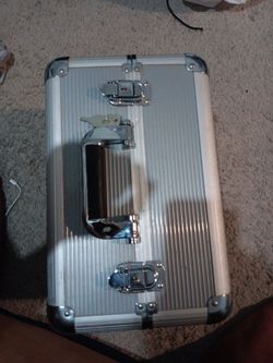 Aluminum makeup container silver