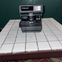 Polaroid One Step 600 Instant Film Camera 