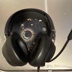 SteelSeries Arctis Nova Pro Gaming Headset for Xbox, PC, PS4, and PS5