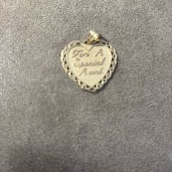 14 K Special Aunt Charm