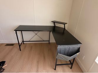 Black corner desk