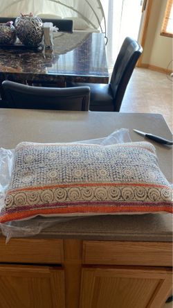 Saro lifestyle pillow