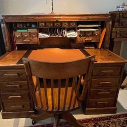 Beautiful Antique Roll Top Desk