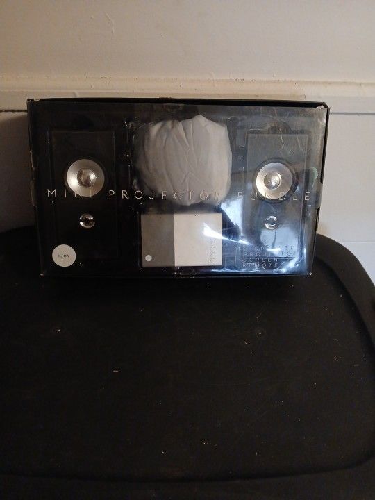 Mini Projecter In Box
