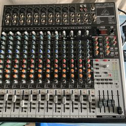 Behringer Mixer