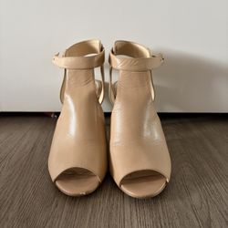 sand colored heel