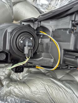 Headlights assembly (2010 Subaru Outback)