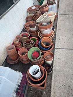 Free pottery.   El Cajon