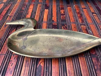 Vintage brass small trinket tray, catchall or valet tray for small items like keys and coins.Material and Design: The item is constructed