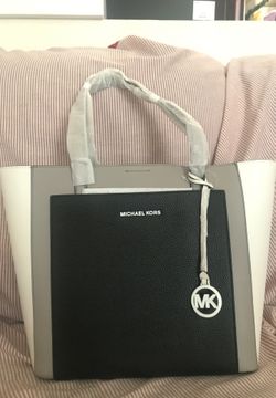 Michael Kors Gemma LG Pocket Tote Leather