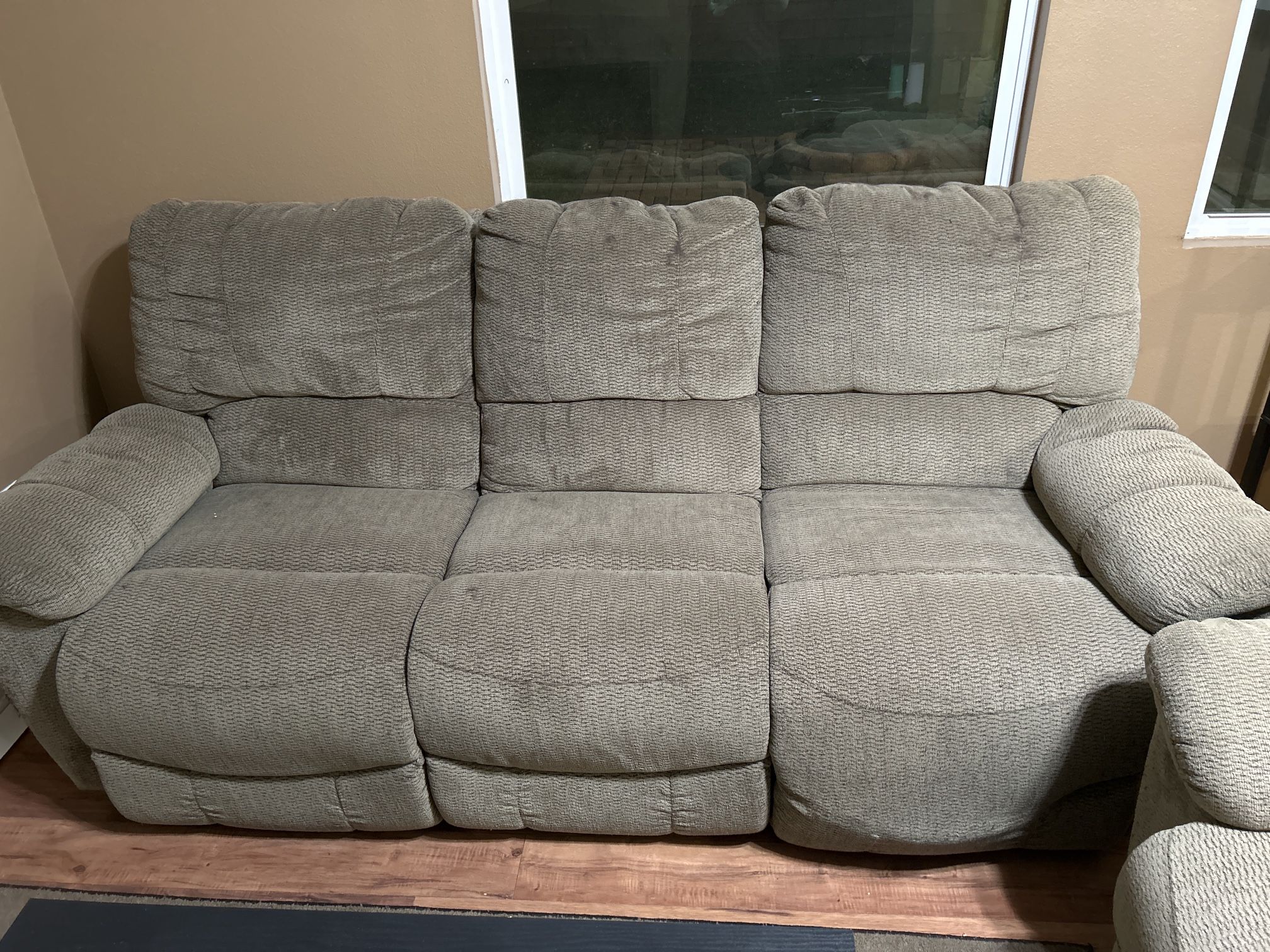 3 Seat Reclining Couch