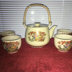Fine Vintage Porcelain Tea Set, Kettle With Lid Snd 4 Cups